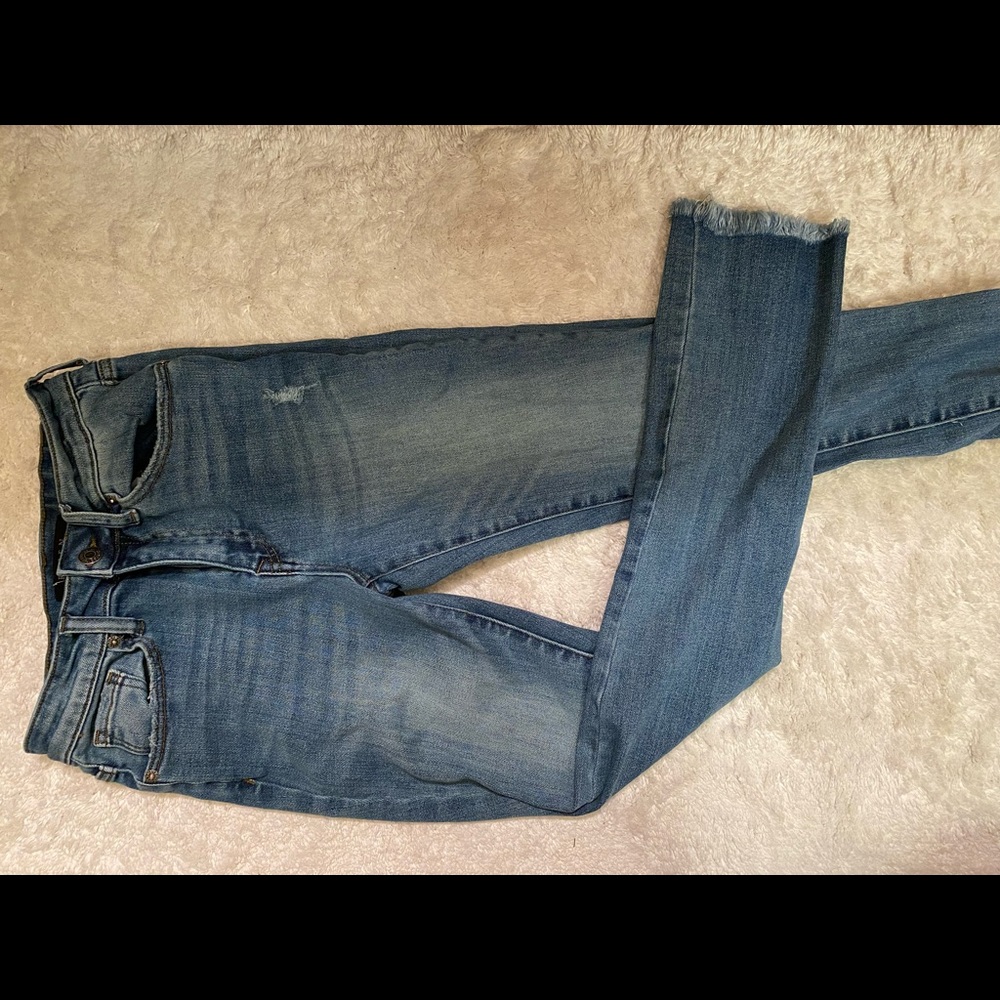 Rizen Blue Skinny Jeans. Size 1. 25".